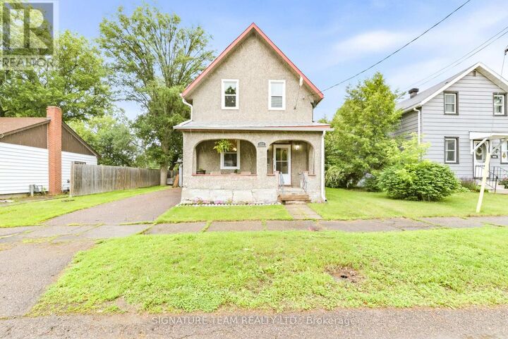 Property Photo:  652 Moffat Street  ON K8A 3Y1 