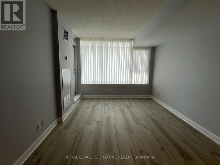 Photo de la propriété: 25 Town Centre Court 1206 ON M1P 0B4