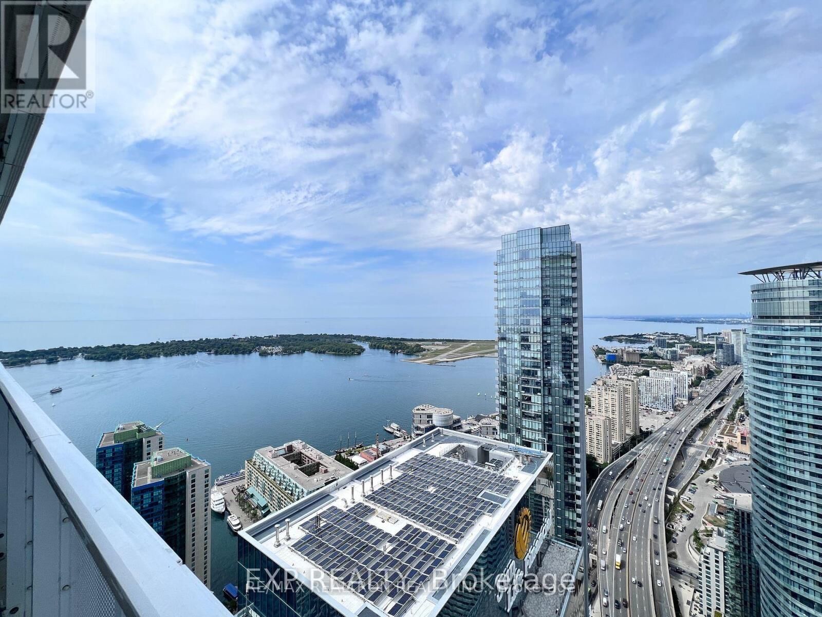 Property Photo:  100 Harbour Street 6302  ON M5J 0B5 