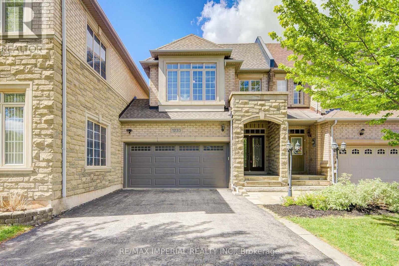 Property Photo:  1233 Agram Drive  ON L6H 7P1 