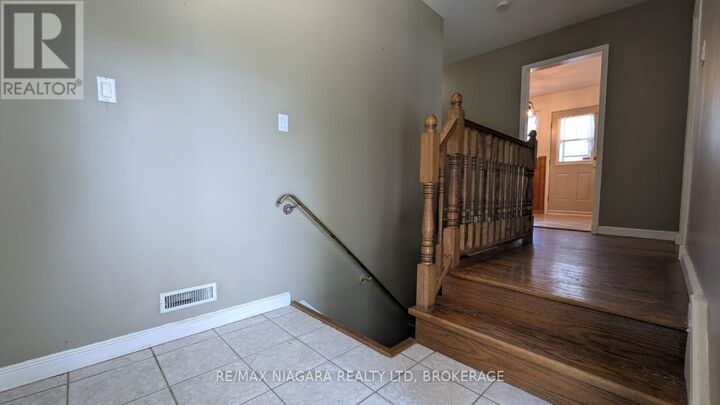 Property Photo: 624 Bunting Road ON L2M 2Z8