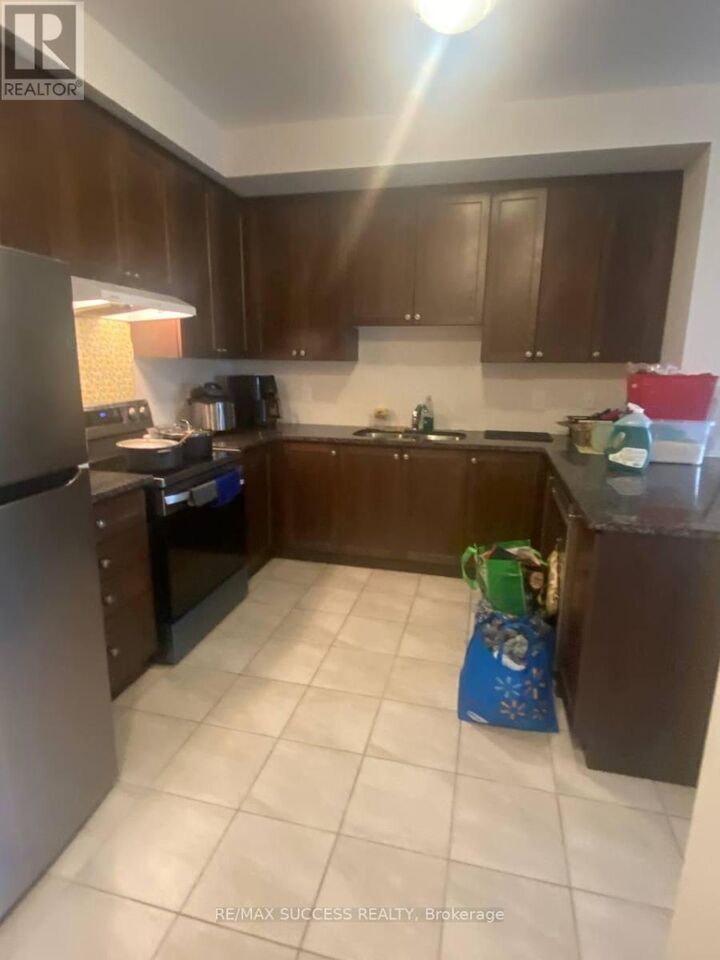 Property Photo:  677 Park Road North 87  ON N3R 0C2 