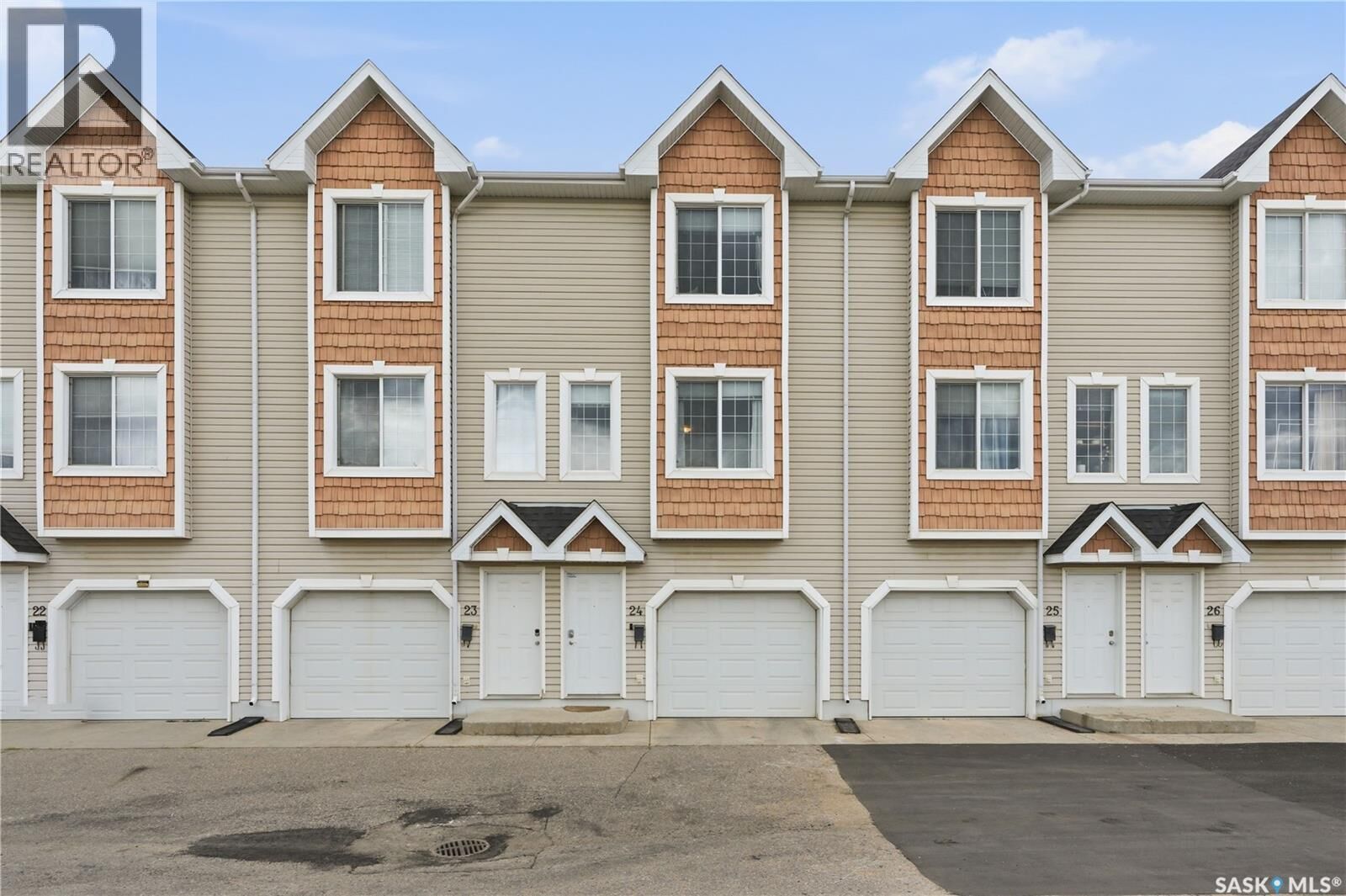 Property Photo:  24 243 Herold Terrace  SK S7V 1J6 