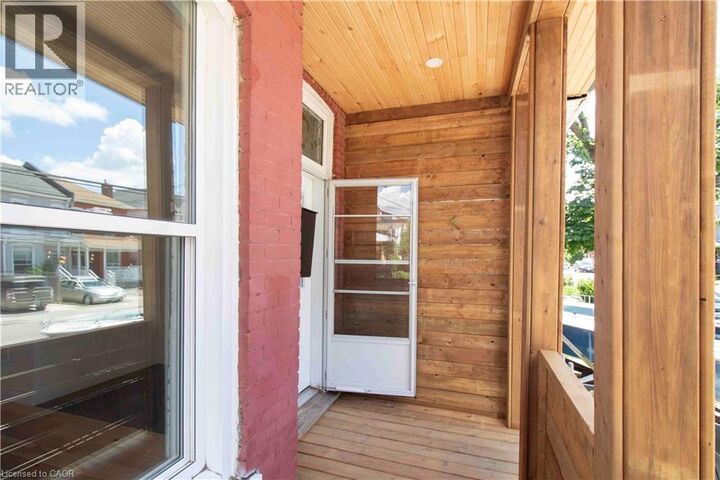 Property Photo:  36 Fullerton Avenue  ON L8L 6G8 