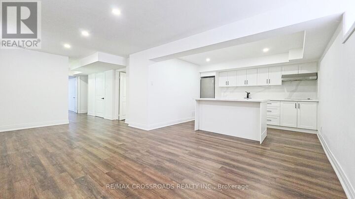 Property Photo: 186 Driscoll Road Lower ON L4C 4H7