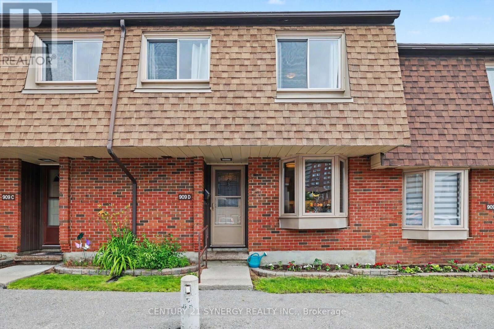 Property Photo: 909D Elmsmere Road ON K1J 8G4
