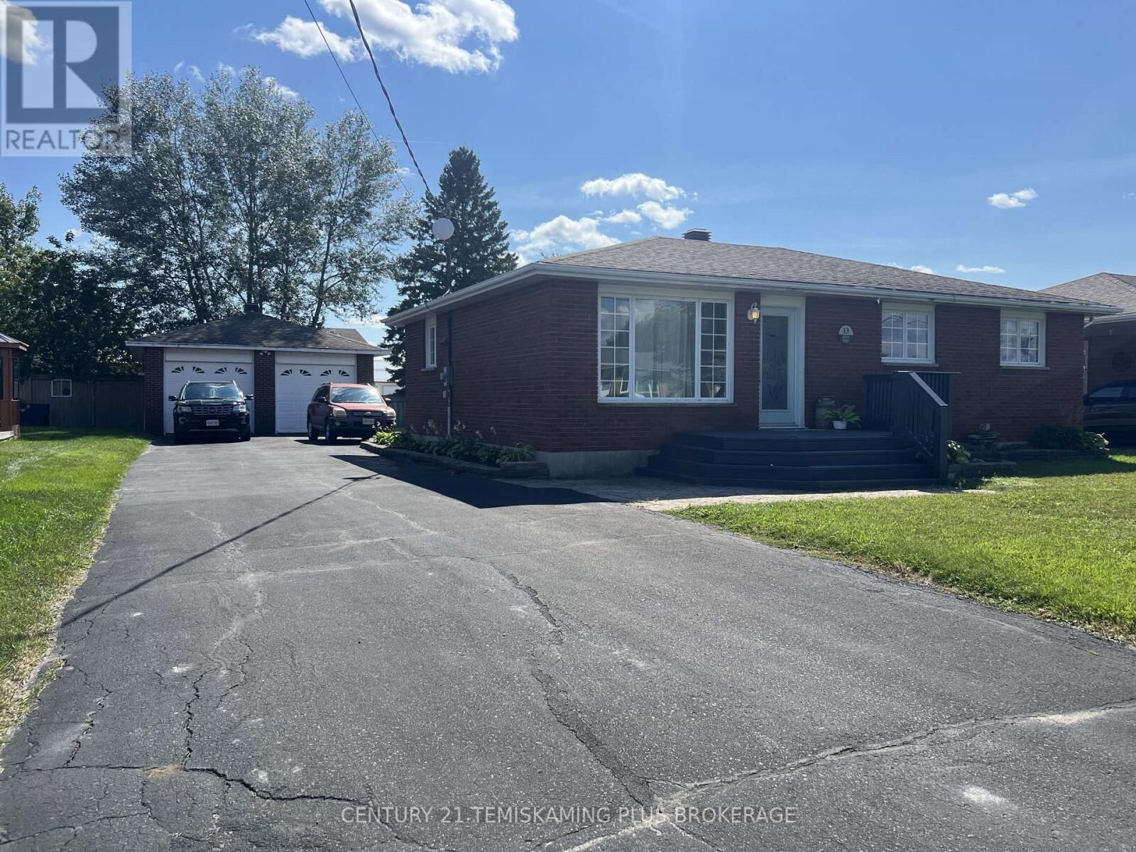 Photo de la propriété: 13 Eighth Street ON P0J 1E0