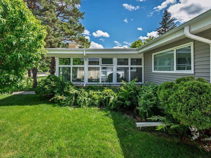 Photo de la propriété:  739 Elm Street  MB R3M 3N8 