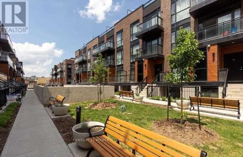 Property Photo:  5289 Highway 7 D 702  ON L4L 0J1 