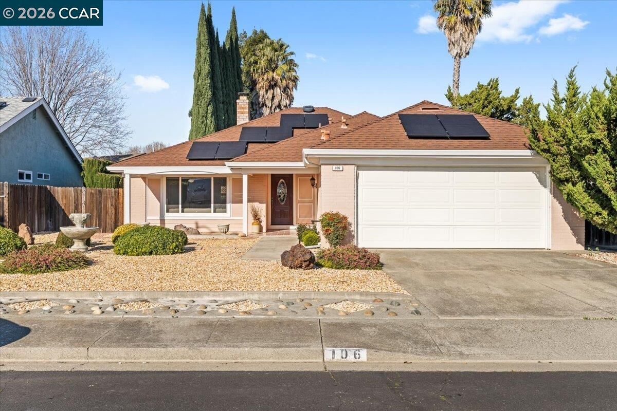 Property Photo: 106 Oakmeade Ct CA 95687