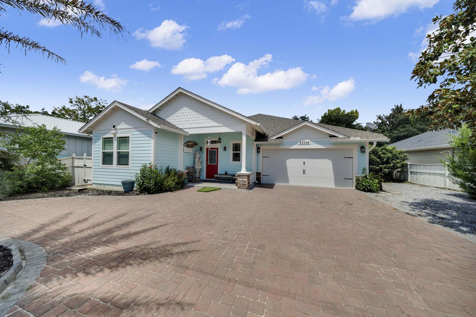 Property Photo: 20756 West End Drive FL 32413