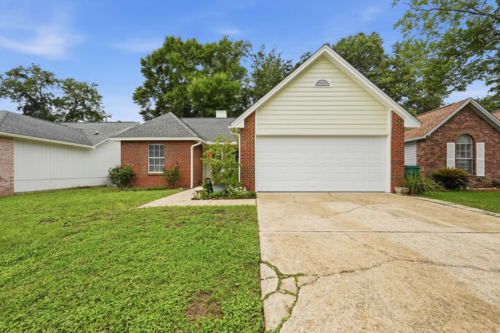 Property Photo:  181 Wright Circle  FL 32578 
