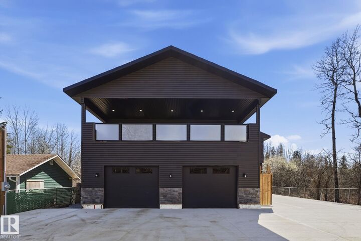 Property Photo: 213 2 Avenue AB T0C 1X0