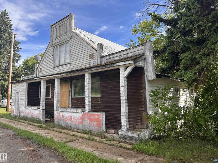 Property Photo: 5011 50 Avenue AB T0G 0Y0