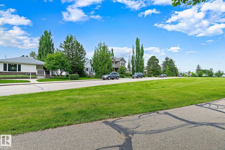 Property Photo:  31 River Drive  AB T9G 1B6 