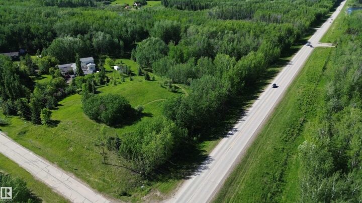 Property Photo: 1004 Twp Rd 542 1 AB T8R 0S7
