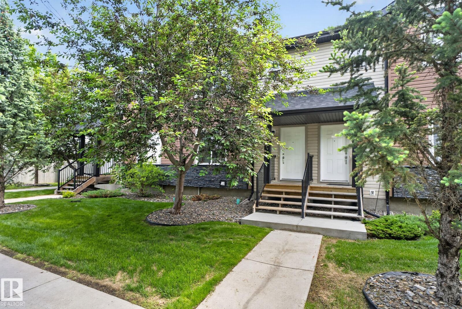 Property Photo: 8716 179 Avenue NW 39 AB T5Z 0J3