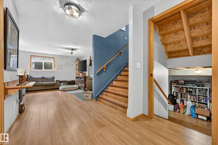 Property Photo: 1 Primrose Boulevard AB T8H 2B8