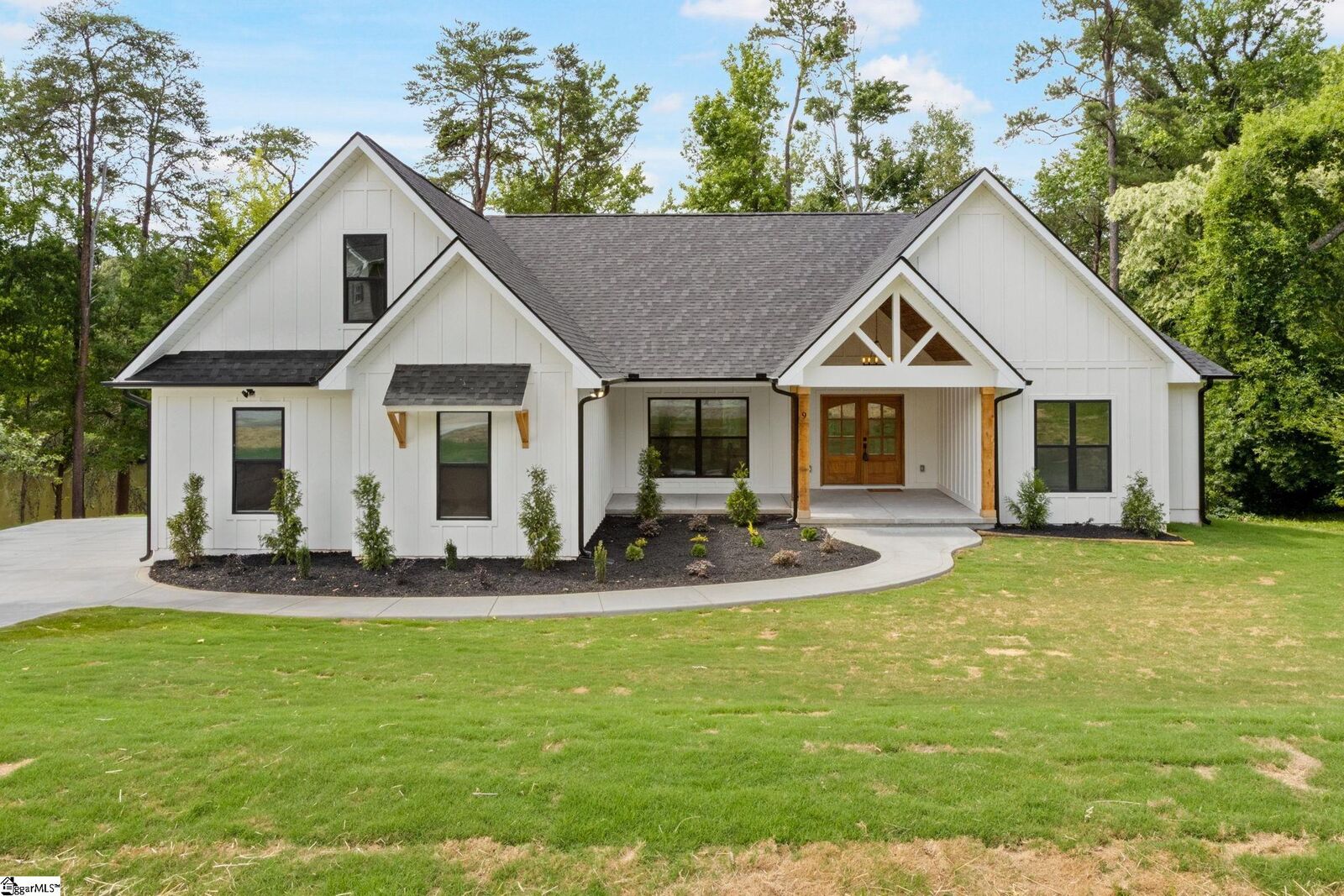 Property Photo: 9 Dahlgreen Lane SC 29687