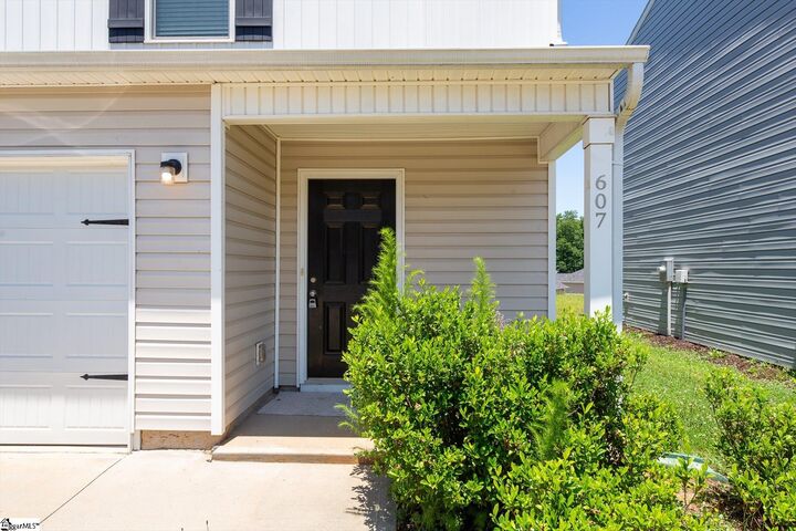 Property Photo: 607 Farmstead Trail SC 29349