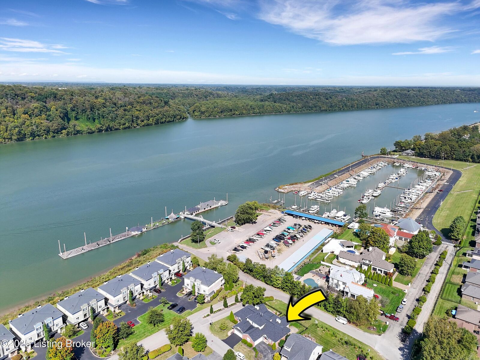 Property Photo:  1705 Anchorage Ct  KY 40059 