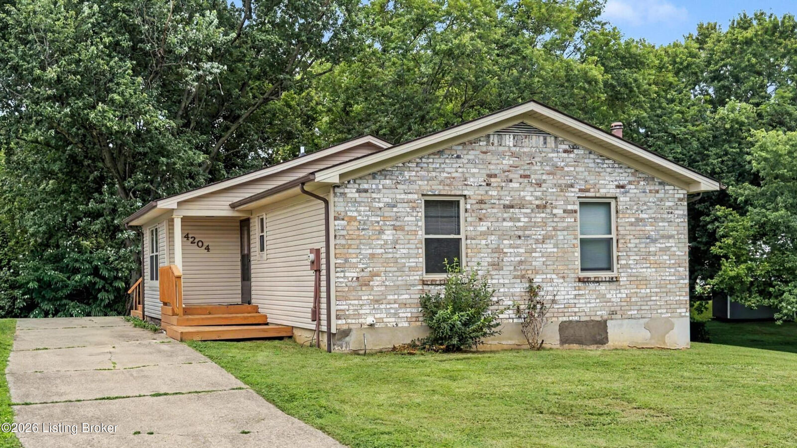 Property Photo:  4204 Glen Hill Manor Dr  KY 40272 