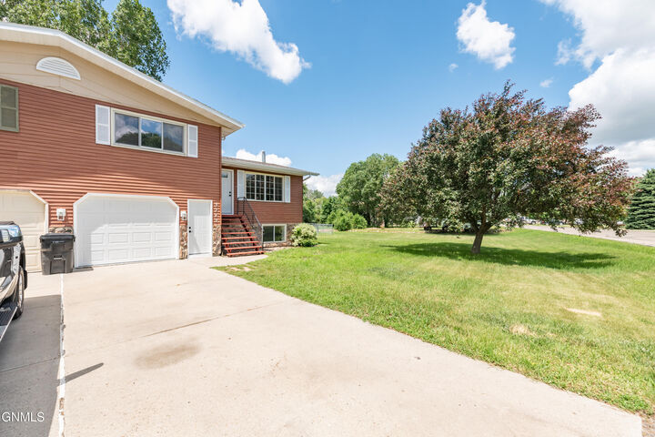 Property Photo:  3742 Regent Drive  ND 58504 