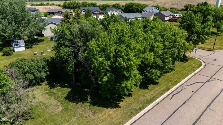 Property Photo: 104 Bookwalter Avenue ND 58579