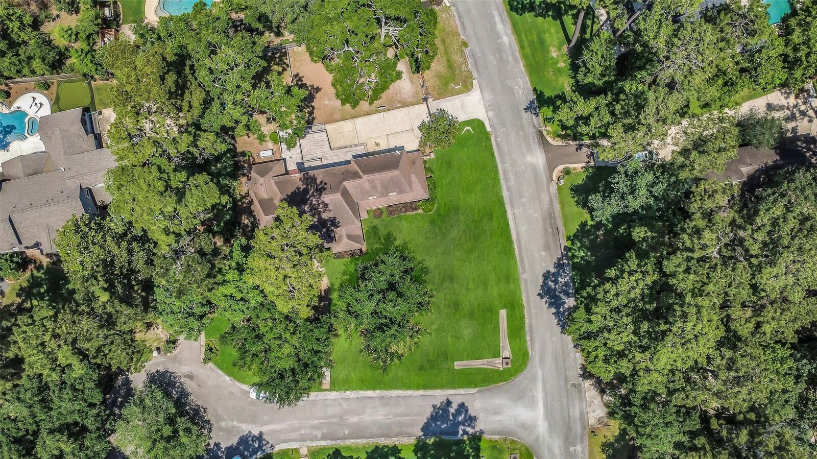 Property Photo:  2411 Oaks Forks Drive  TX 77339 