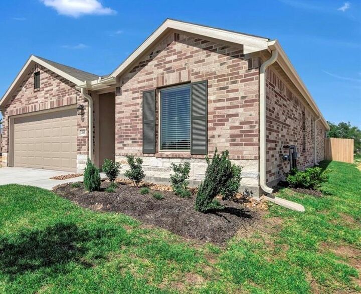 Property Photo: 261 Gallant Front Trail TX 77354
