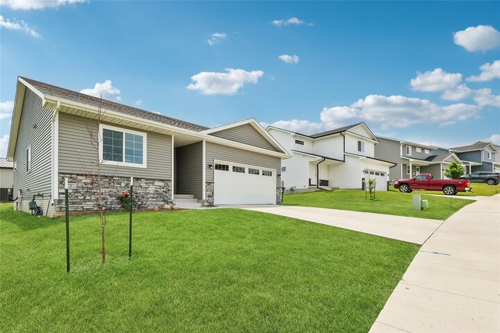 Property Photo:  5641 Leyden Avenue  IA 50317 