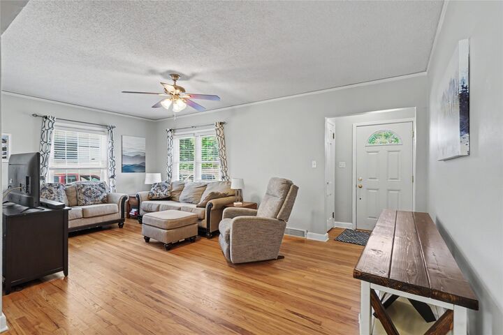 Property Photo: 3011 48th Street IA 50310