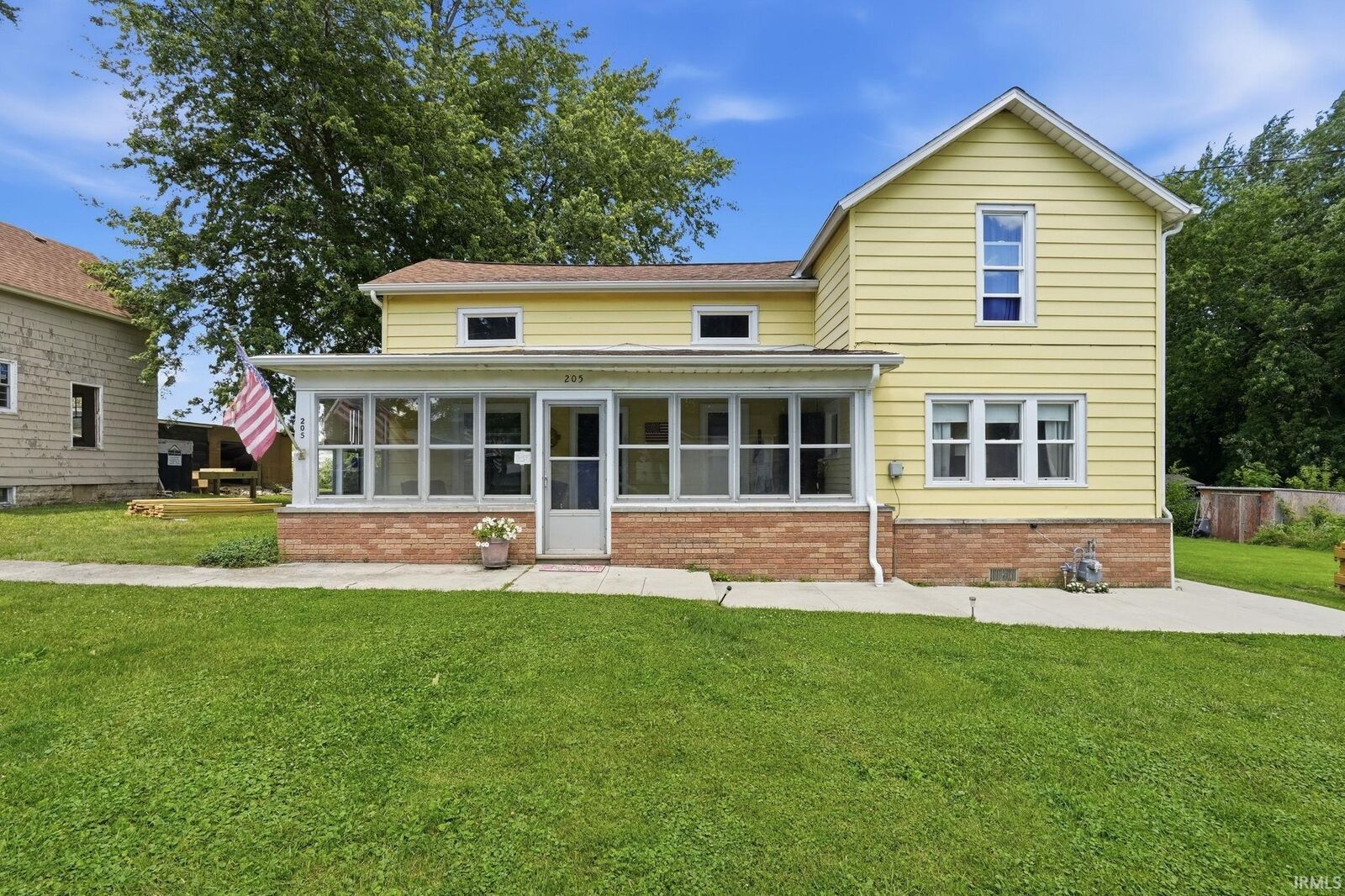 Property Photo: 205 E Spring Street IN 46524-9412