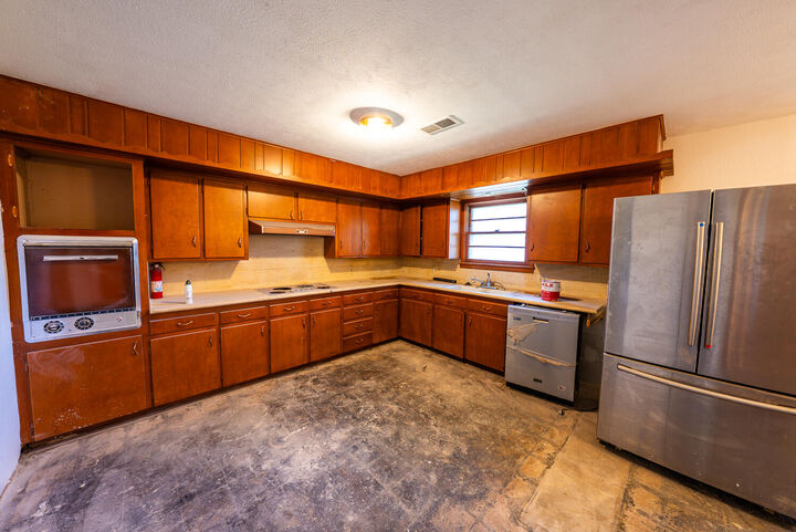 Property Photo:  3304 53rd Street  TX 79413 