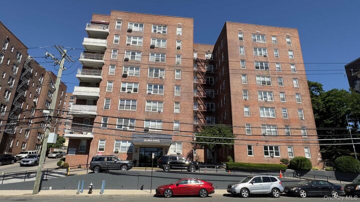 Property Photo:  365 Bronx River Road 3J  NY 10704 