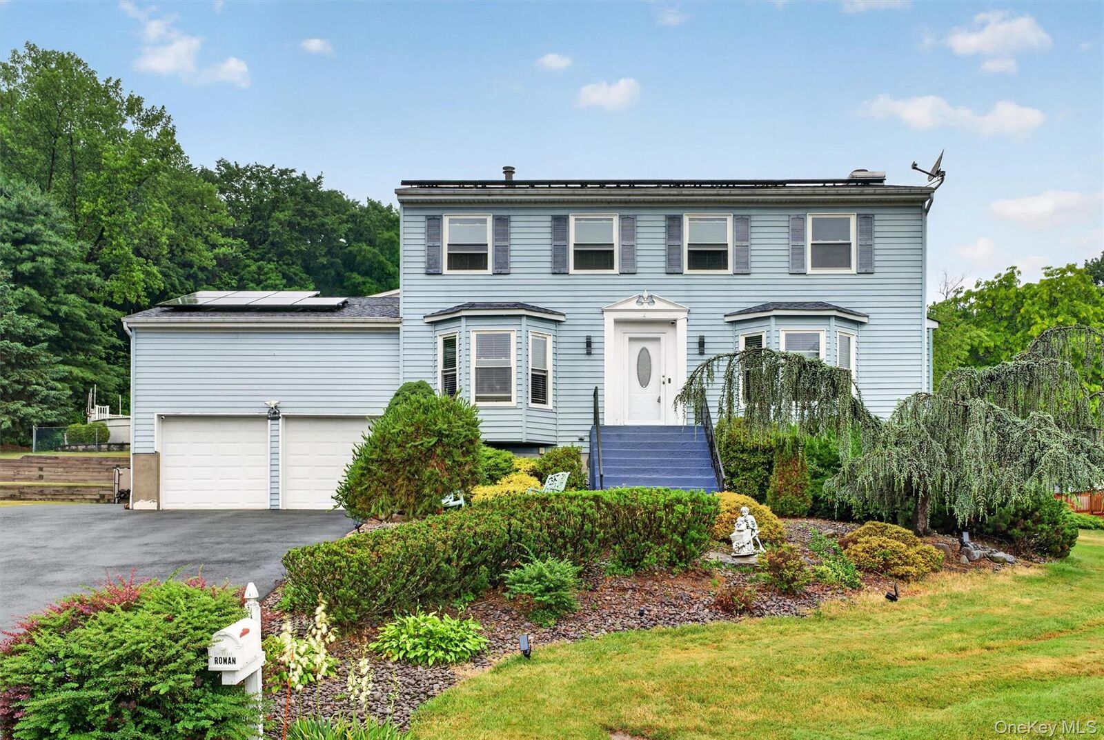 Property Photo:  4 Shaker Court  NY 12553 