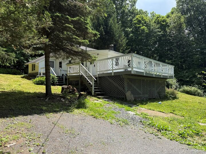 Property Photo:  25 Gloria Trail  NY 10950 
