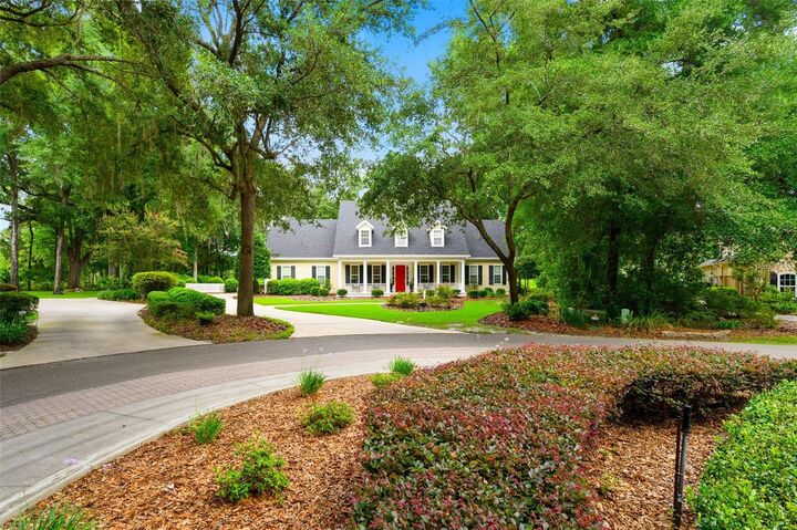 Property Photo:  10005 SW 48th Place  FL 32608 