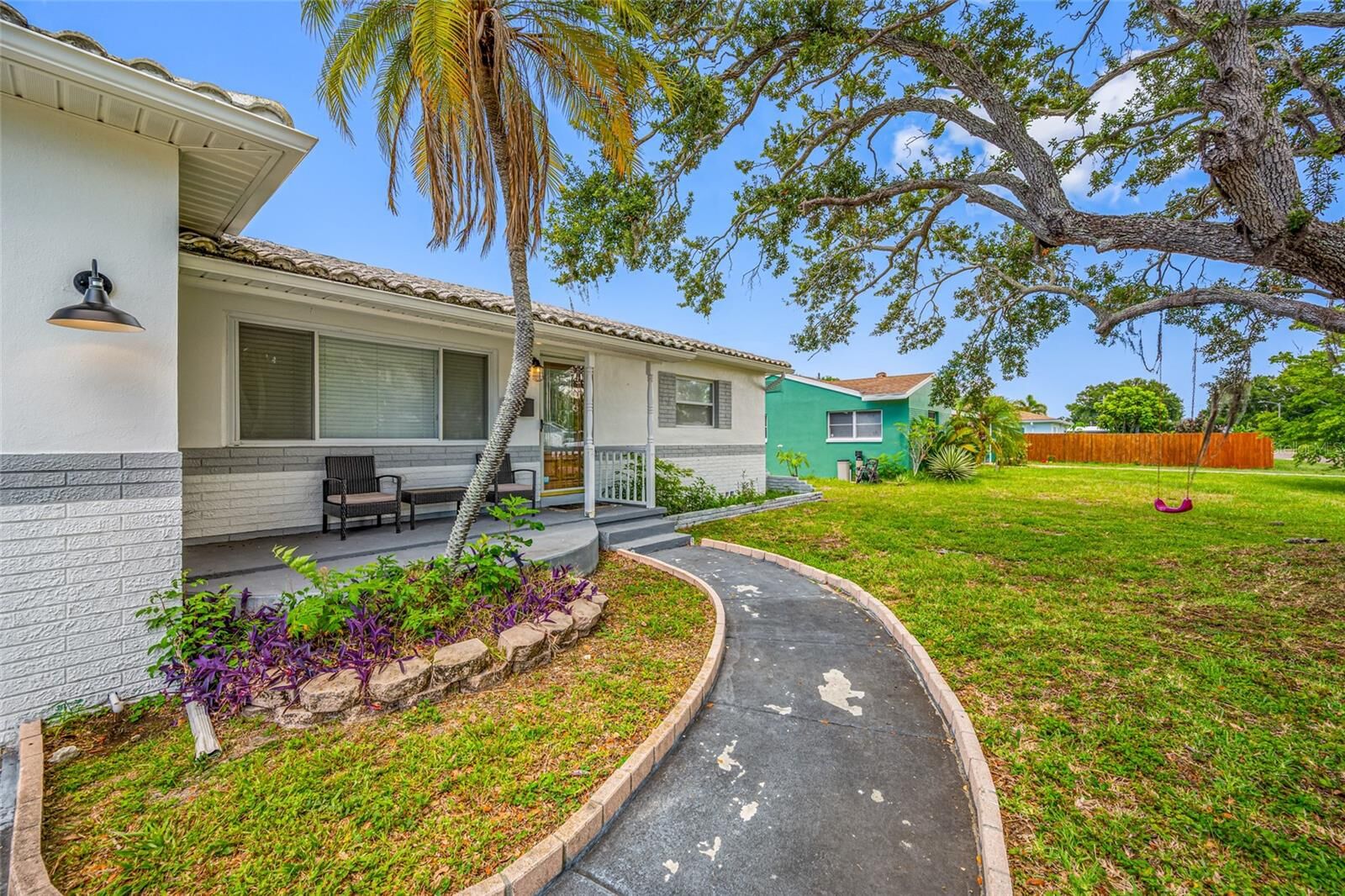 Property Photo:  6219 Hampton Drive N  FL 33710 