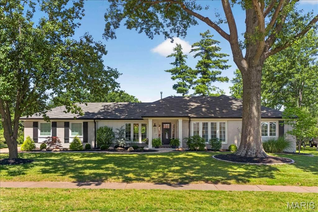 Property Photo:  607 Packford Drive  MO 63017 