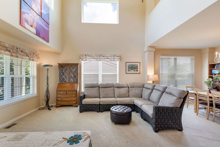Property Photo: 1675 Seaton Lane IL 60123