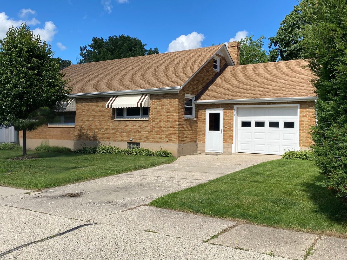 Property Photo:  279 N State Street  IL 60140 