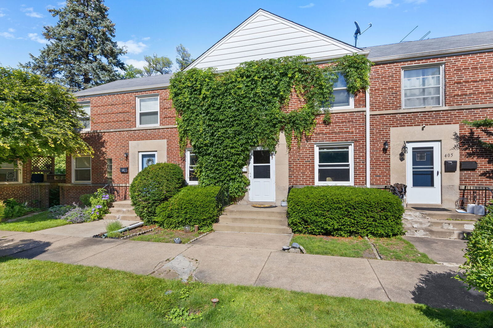 Property Photo:  407 Dodge Avenue 407  IL 60202 
