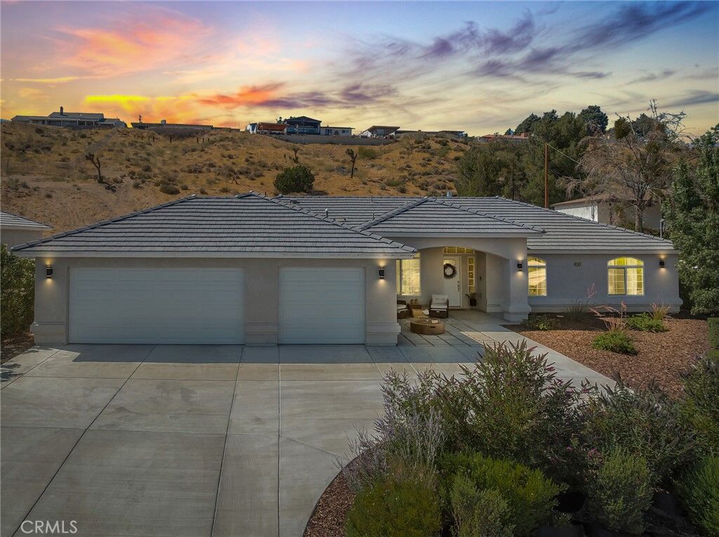 Property Photo: 17542 Buckthorn CA 92345