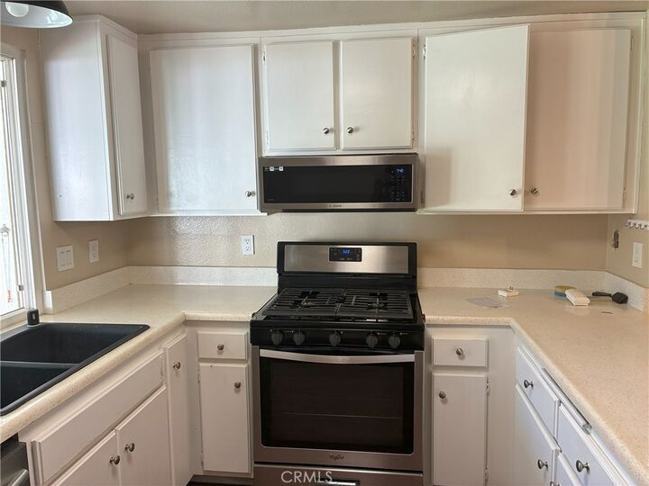 Property Photo: 1120 Athena Court CA 92507