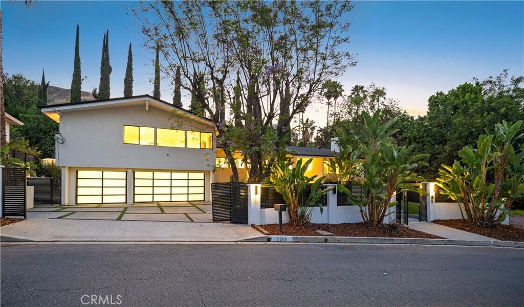 Property Photo: 5265 Del Moreno Drive CA 91364
