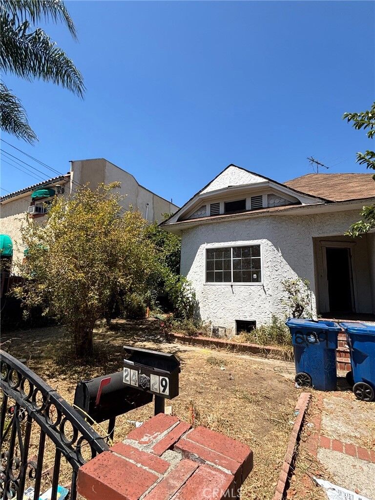 Property Photo: 2429 Folsom CA 90033