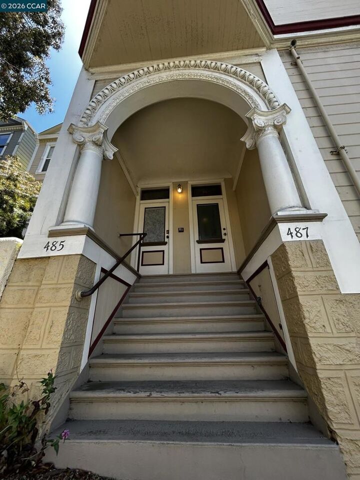 Property Photo:  485 Hill St  CA 94114 