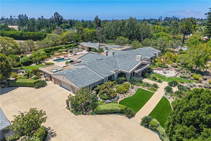 Property Photo: 6533 Lago Lindo CA 92067