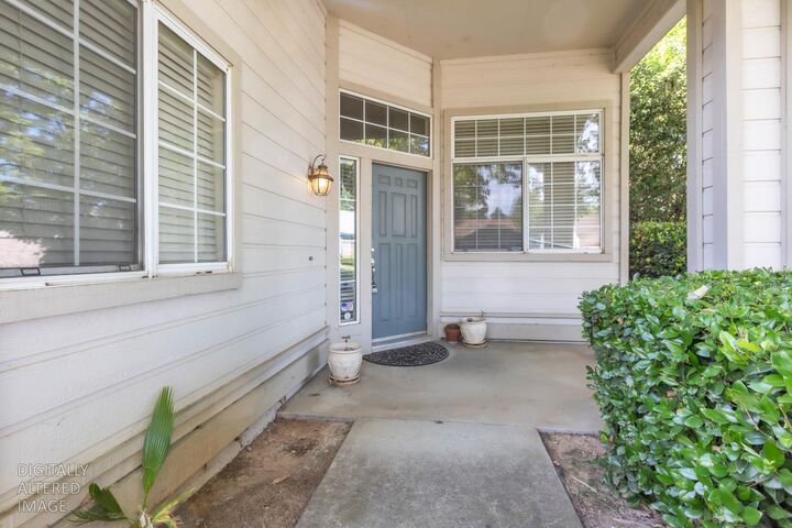 Property Photo: 5414 Brycewood Way CA 95843
